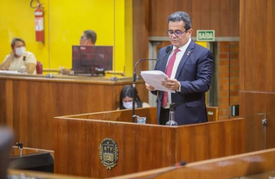 Henrique Pires lembra os 90 anos de fundação da OAB-Piauí em discurso na Asembleia